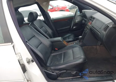 1997 Mercedes-Benz C 230 z USA, uszkodzony, nr VIN WDBHA23E9VA513461